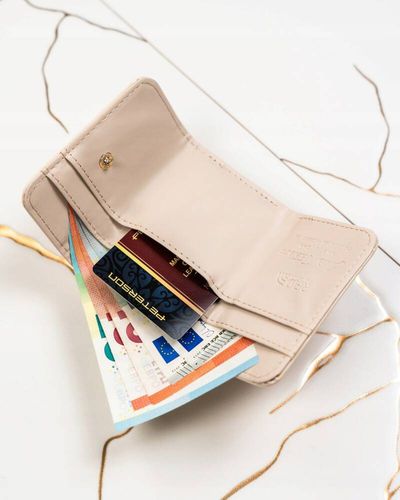 elegancki portfel damski z lakierowanej skóry ekologicznej - peterson na Arena.pl