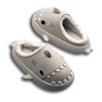 KAPCIE DOMOWE PLUSZOWE REKINY OCIEPLANE LACZKI SHARK 40-41