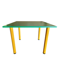 Stół 80x80 do świetlicy pracowni, pokoju stół z zielonym blatem