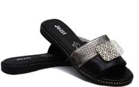 Klapki damskie z aplikacją JEZZI RMR24148-3 - czarno-srebrne 38