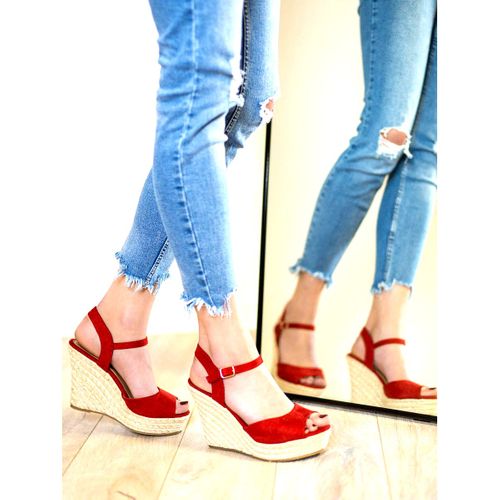 Czerwone Sandałki r.38 na Arena.pl