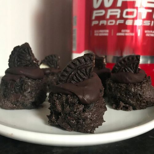 SCITEC 100% WHEY PROTEIN 920 G BIAŁKO + SCITEC SHAKER 700 ml + PRÓBKA na Arena.pl