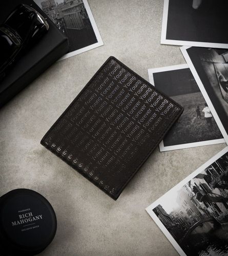 skórzany portfel zdobiony monogramem - forever young na Arena.pl