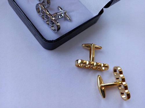 Tytanowe spinki do mankietów EXC dla miłośnika Audi RS + gratis szkatułka na Arena.pl