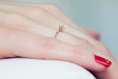 exclusive | pierścionek łańcuszkowy z brylantem 0,13ct w różowym złocie 750 na Arena.pl