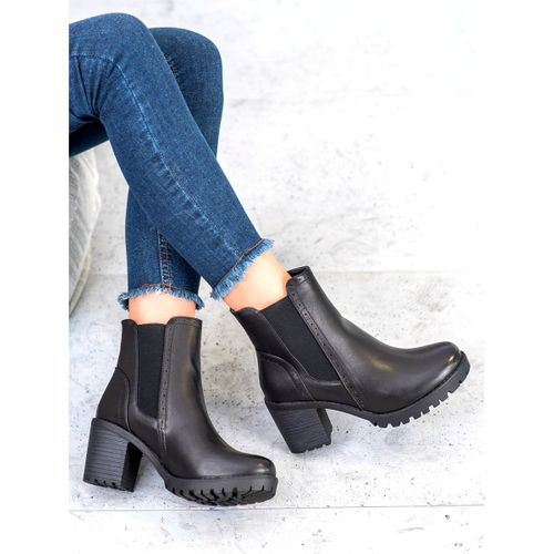 Wsuwane Botki Na Platformie r.36 na Arena.pl