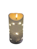 Świeczka dekoracyjna z srebrnym brokatem i łańcuszkiem led 8,5cm*15,7cm