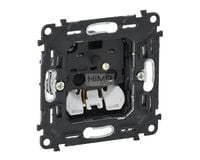 VALENA ALLURE/LIFE - Gniazdo pojedyncze 2P+Z z przesłonami Legrand 753080