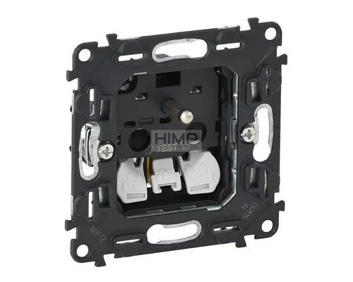 VALENA ALLURE/LIFE - Gniazdo pojedyncze 2P+Z z przesłonami Legrand 753080 na Arena.pl