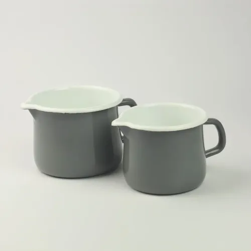 EMALIOWANY KUBEK Z WYLEWKĄ DZBANUSZEK NA KUCHENKĘ Z DZIÓBKIEM 1,1L SZARY na Arena.pl