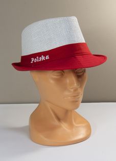 Biało-czerwony przewiewny kapelusz kibica z napisem Polska
