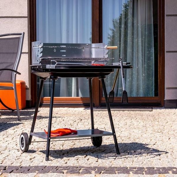 GRILL POSTOKĄTNY WĘGLOWY Z ROŻNEM zdjęcie 4