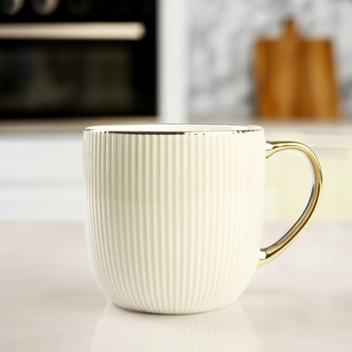 PORCELANOWY KUBEK NA KAWĘ HERBATĘ BEŻOWY ZDOBIONY ZE ZŁOTYM UCHEM 400ML na Arena.pl