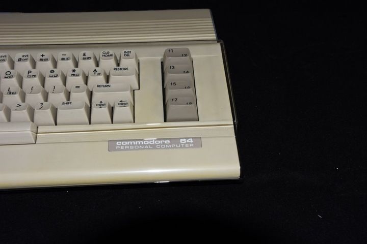 Pokrywa do Commodore 64 C - fabrycznie nowa! zdjęcie 4