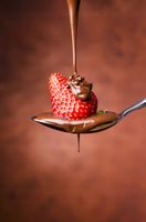 FOTOTAPETA kuchenna TRUSKAWKA CZEKOLADZA 395x280