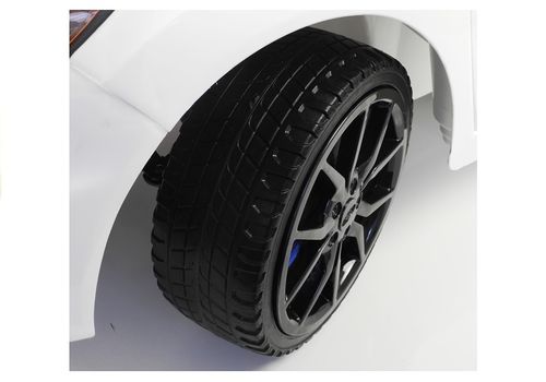 AUTO NA AKUMULATOR FORD FOCUS RS Białe na Arena.pl