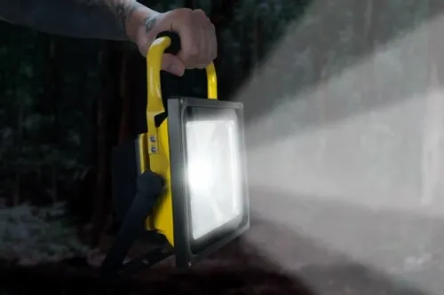 HALOGEN ROBOCZY REFLEKTOR NAŚWIETLACZ LED Z AKUMULATOREM PRZENOŚNY IP65 30W na Arena.pl