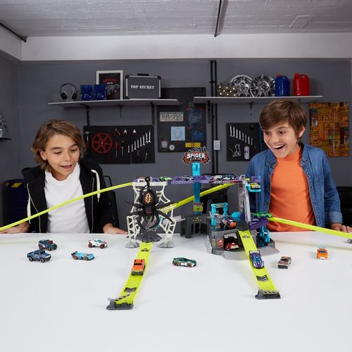 Tor samochodowy Zestaw Atak Pająka na Arena.pl