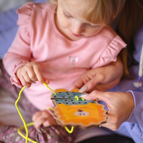 DREWNIANA SZNUROWANKA PRZEPLATANKA NAWLEKANKA MONTESSORI 5W1 EDU WOOPIE na Arena.pl