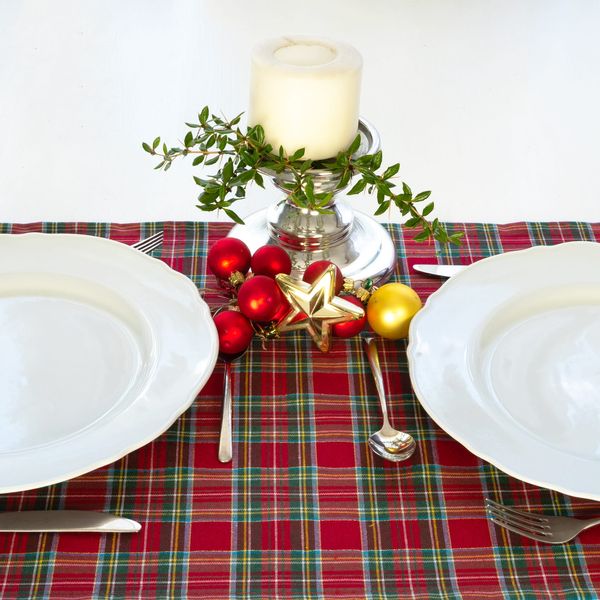 Bieżnik Świąteczny w czerwoną kratę Boże Narodzenie ze złotą nitką 200cm zdjęcie 4