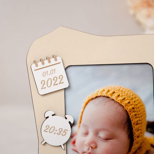 Ramka metryczka prośba o zostanie chrzestnym beżowa z białymi elementami RMS-8 na Arena.pl