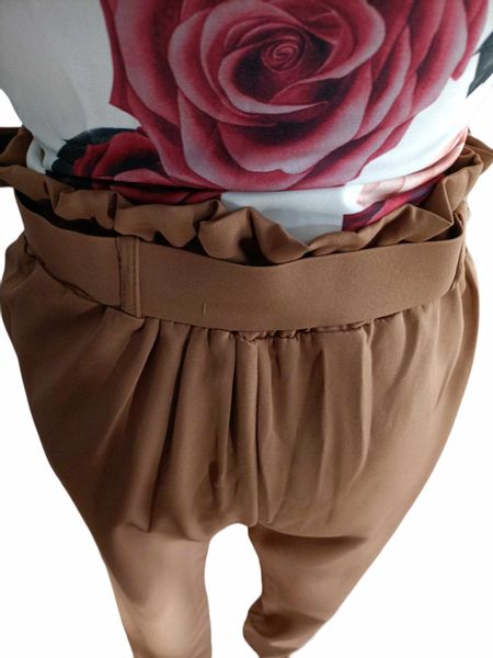 Eleganckie brązowe spodnie wysoki stan zdjęcie 4