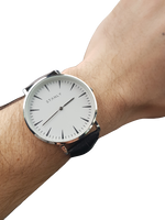 Elegancki męski zegarek czarny, skórzany pasek koperta srebrna i biała tarcza