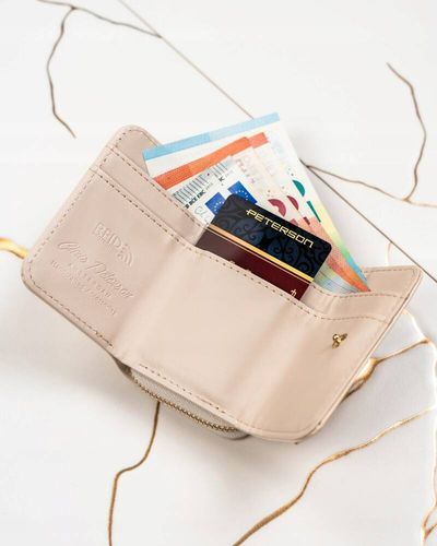 elegancki portfel damski z lakierowanej skóry ekologicznej - peterson na Arena.pl