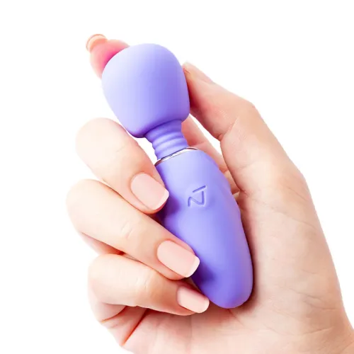 nomi tang pocket wand lavender - kompaktowy masażer z silikonem i 2 na Arena.pl