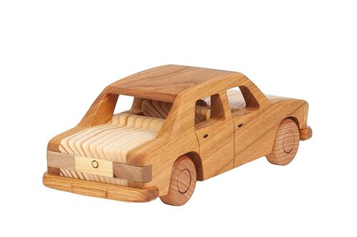 Duży model auta "Fiat 125p" na Arena.pl