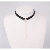 naszyjnik choker wpadający czarny