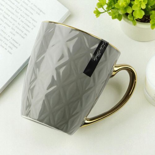 PORCELANOWY KUBEK NA KAWĘ HERBATĘ SZARY ZDOBIONY ZE ZŁOTYM UCHEM 360ML na Arena.pl