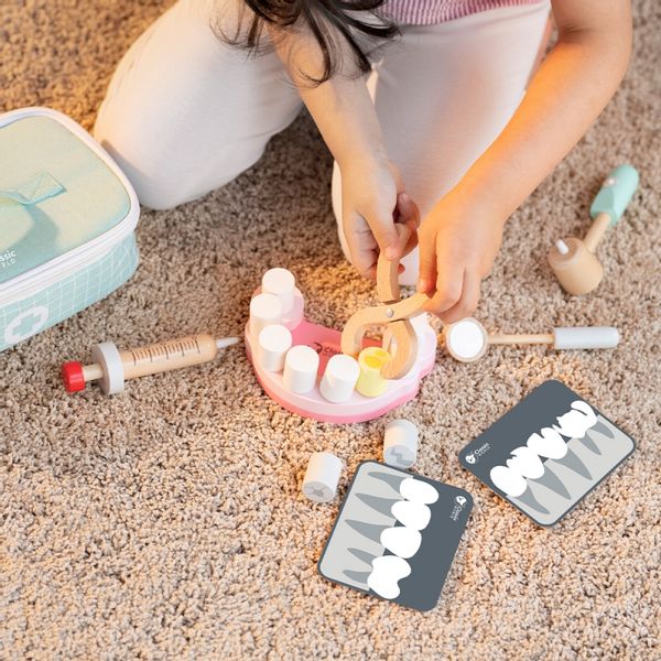 CLASSIC WORLD Little dentist set and doctor's suitcase zdjęcie 4