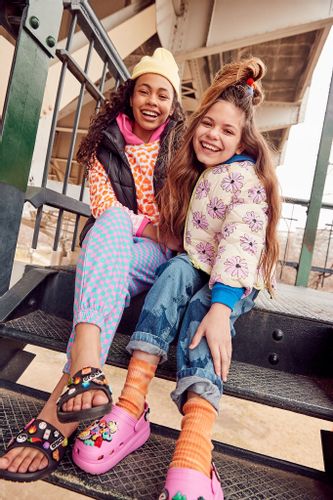 Dziecięce Klapki Crocs Classic Glitter Kids 28-29 na Arena.pl