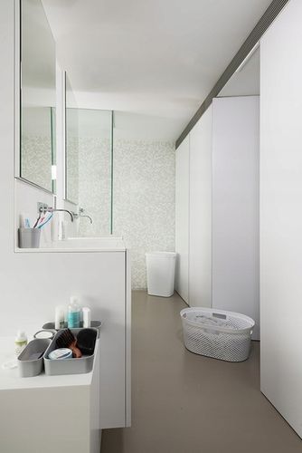 Kosz na Pranie Bieliznę 60L Curver Pojemnik do Łazienki z Kalpą Pokrywą na Arena.pl