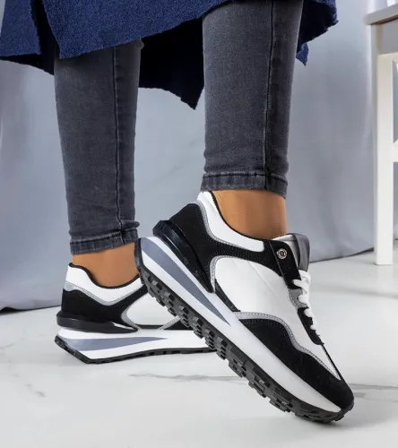 Czarne sneakersy na platformie Genevieve 41 na Arena.pl