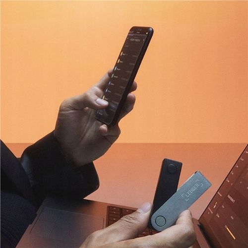 Ledger NanoX bezpieczny portfel kryptowalut BTC ETH Sapphire Blue Bluetooth na Arena.pl