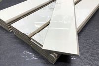 Biały cokół 60cm z płytek jak marmur WYSOKI POŁYSK