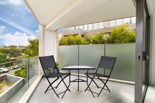 Stolik szklany kawowy na balkon taras patio półokrągły czarny na Arena.pl