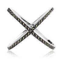 srebrny nowoczesny pierścionek x z markazytami