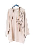 BLU ROYAL Beżowa dłuższa bluza z różą i paskiem