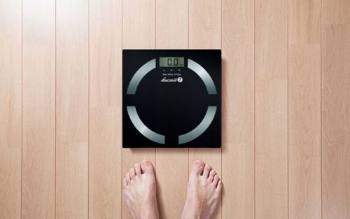 WAGA ŁAZIENKOWA ELEKTRONICZNA ANALITYCZNA POMIAR TŁUSZCZU WODY BMI ŁUCZNIK na Arena.pl