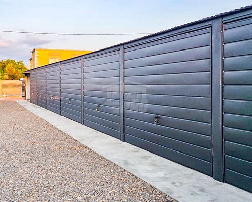 Rząd garaży 24x5m + wiata 2m - 8x brama uchylna dach spad w przód GP488 na Arena.pl
