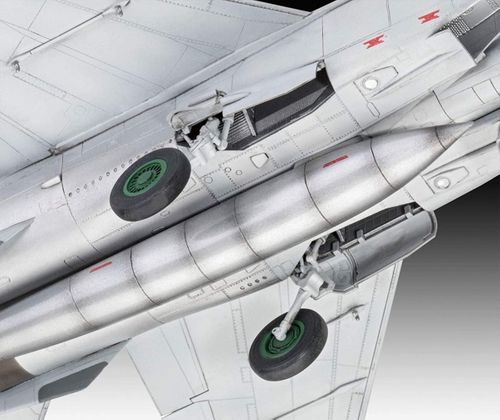 Model plastikowy MiG-25 RBT "Foxbat B" na Arena.pl