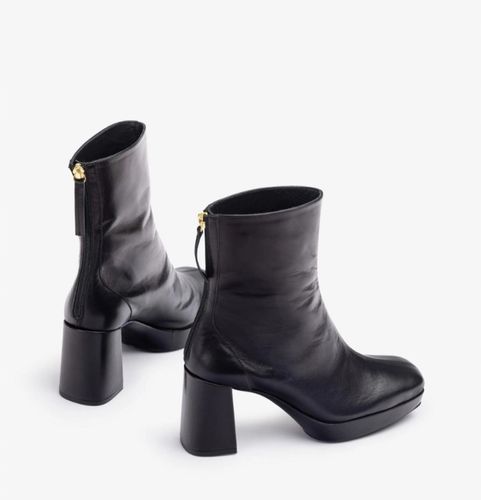Ankle boot with a heel and a platform UNISA R41 na Arena.pl