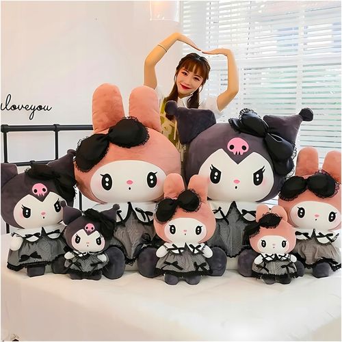 HELLO KITTY KUROMI MASKOTKA PLUSZAK ZABAWKA CZARNA SUKIENKA KOTEK 85 CM na Arena.pl