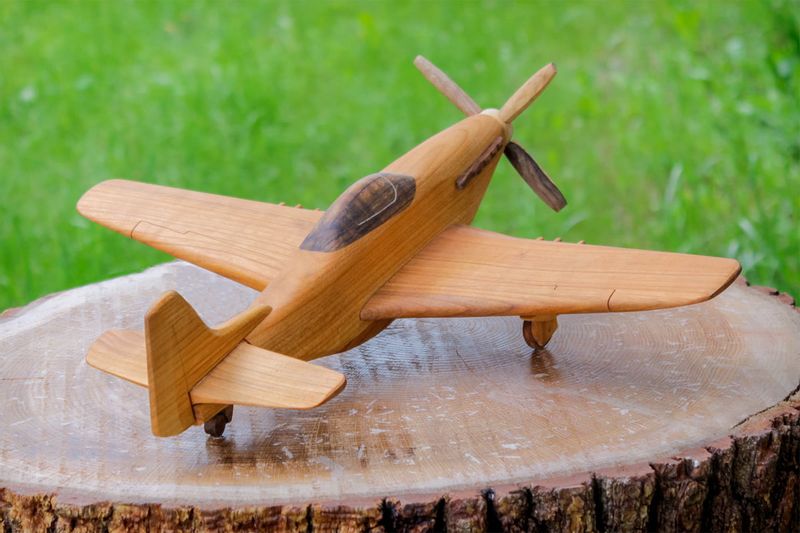 Duży model samolotu "P-51 Mustang" zdjęcie 4