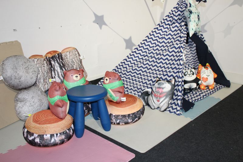 Relaksacyjna poduszka 3D na prezent - Kamień jasny zdjęcie 3