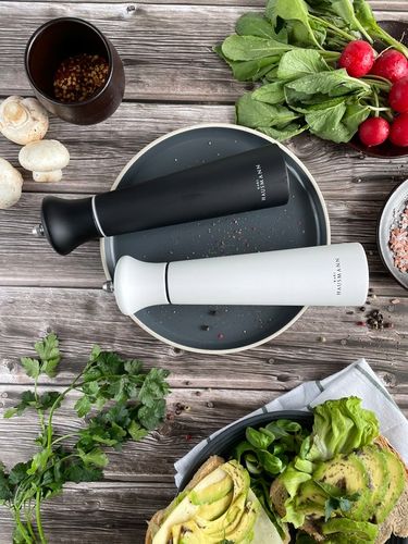 ZESTAW RĘCZNYCH MŁYNKÓW DO MIELENIA SOLI PIEPRZU PRZYPRAW BIAŁY I CZARNY na Arena.pl