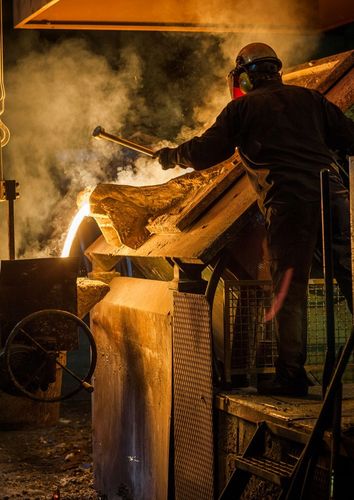 Garnek 2l żeliwny owalny z pokrywą Skeppshult Tradition czarny na Arena.pl